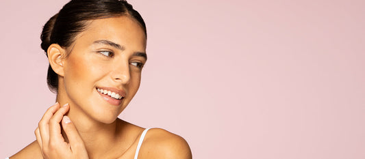 Natural Radiance: The Role of Black Pearl in Precious Face Oil